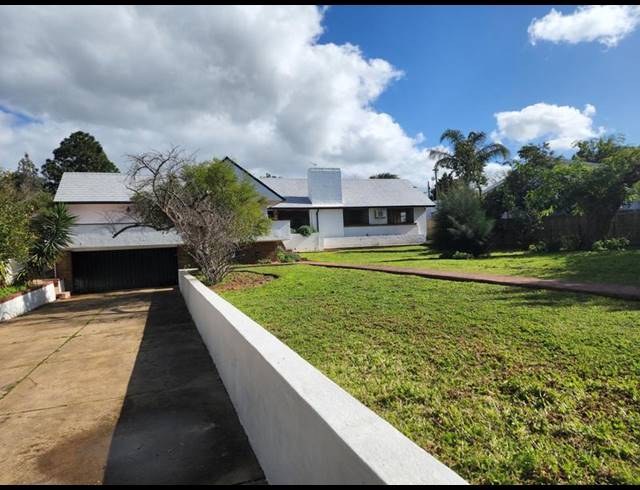 3 BEDROOM HOUSE FOR SALE IN BERGZICHT